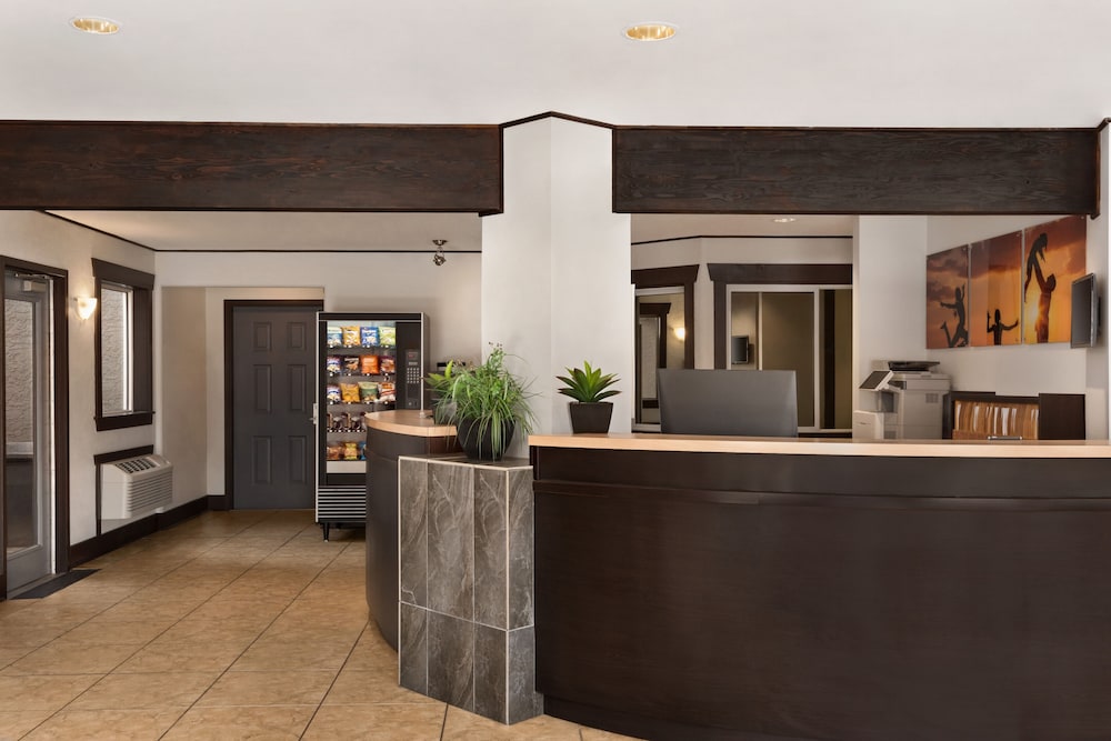 Days Inn By Wyndham Kelowna 6/37