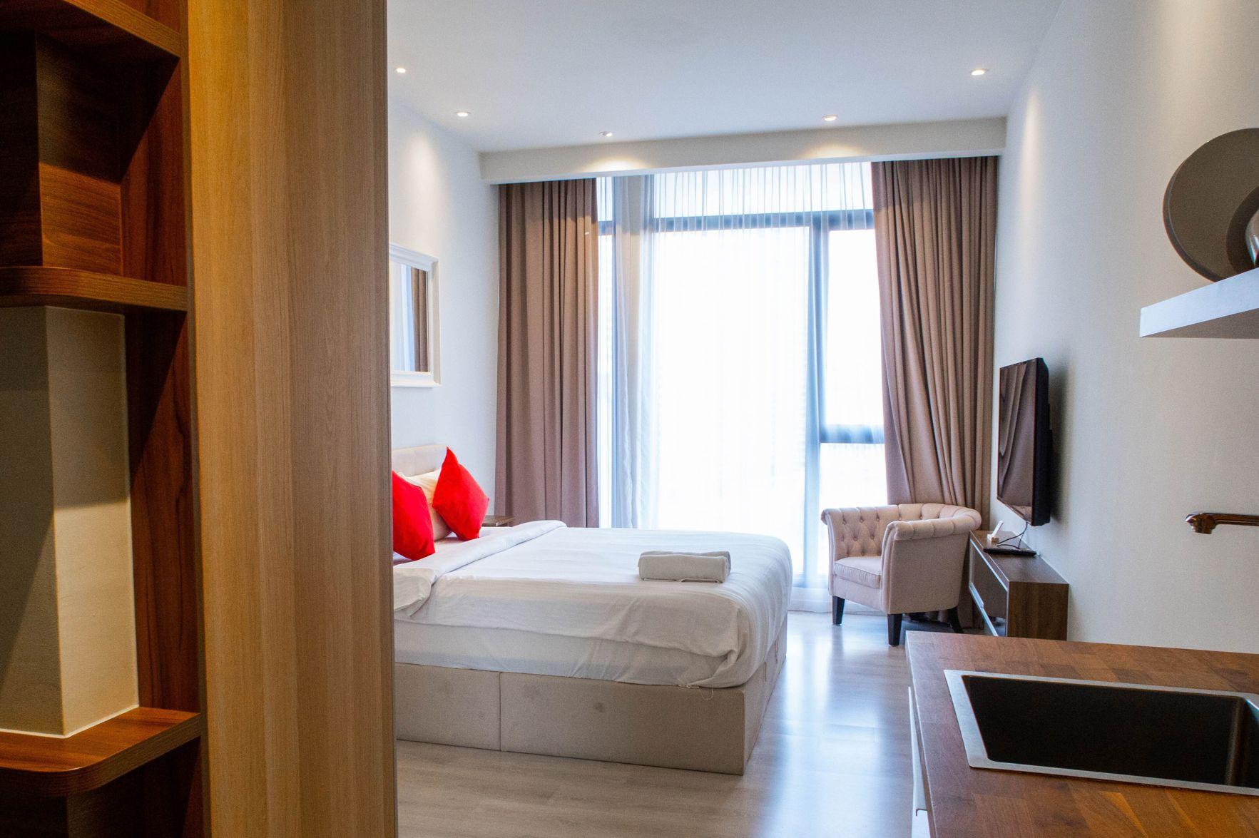 Superior, Suite, Expressionz Professional Suites by G Suites 3/3