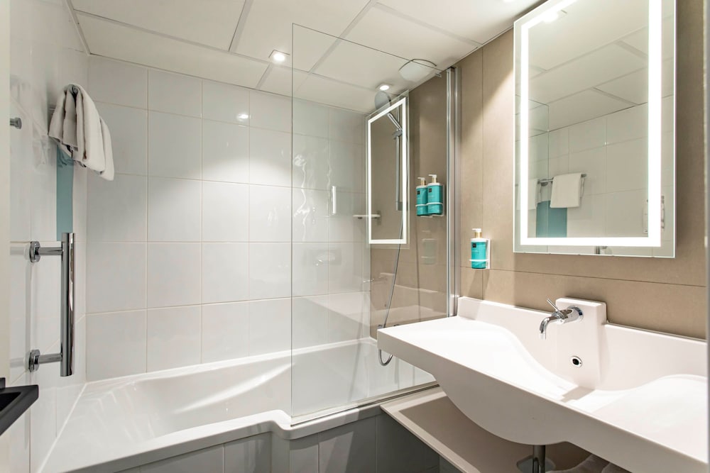 NOVOTEL BEAUNE 73/73