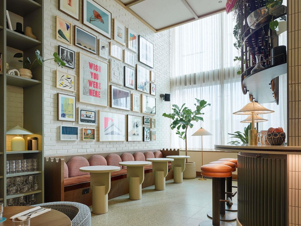 TRIBE London Canary Wharf 43/61