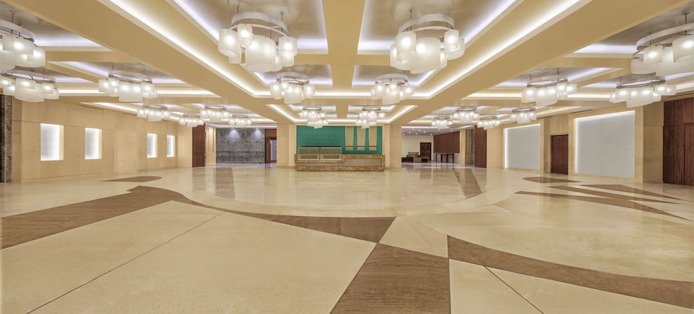Hyatt Centric Janakpuri New Delhi (ex. Piccadily Janakpuri) 6/64