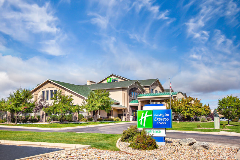 Holiday Inn Express Hotel And Suites Gillette 74/76