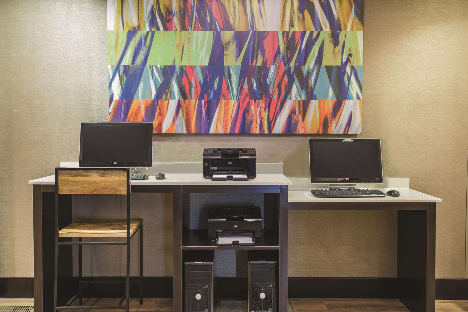 La Quinta Inn & Suites by Wyndham Ely 40/42