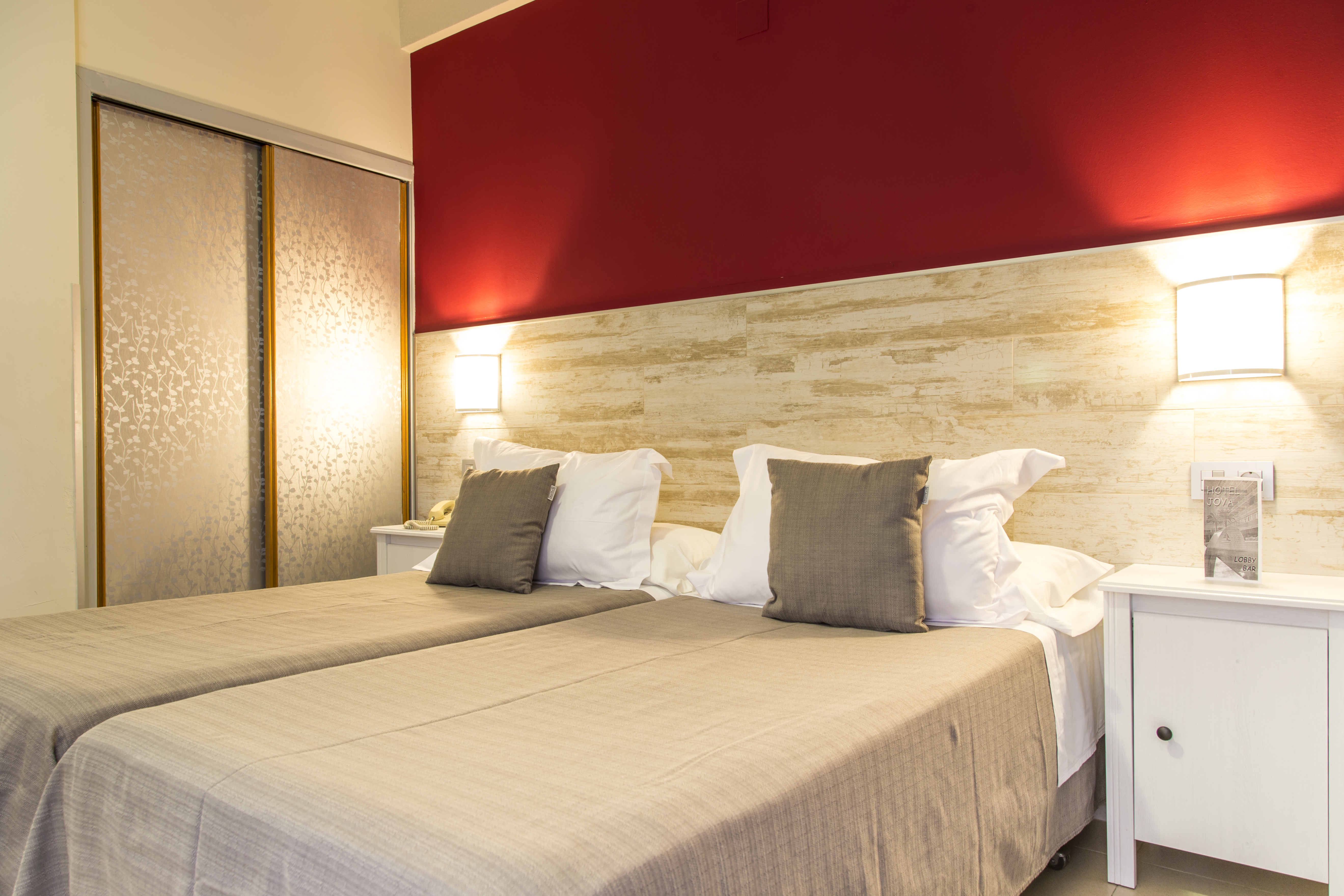 Room, Single