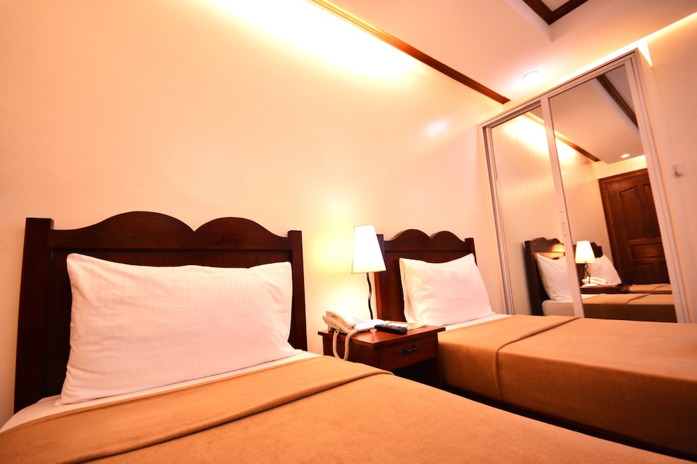 Ipil Suites Puerto Princesa 17/40