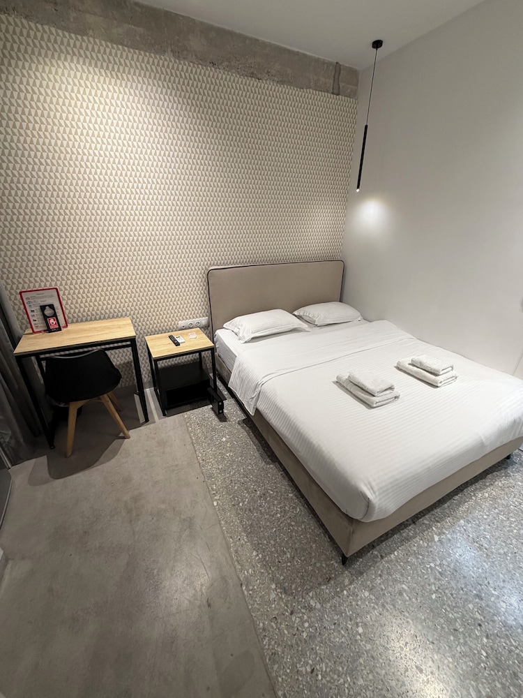 INNER, ECONOMY, DOUBLE BED