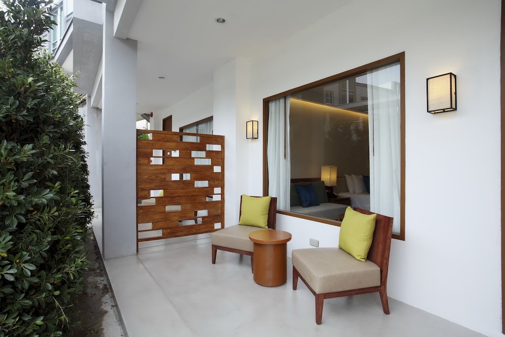 The Sun Club Khao Lak by Katathani 12/63