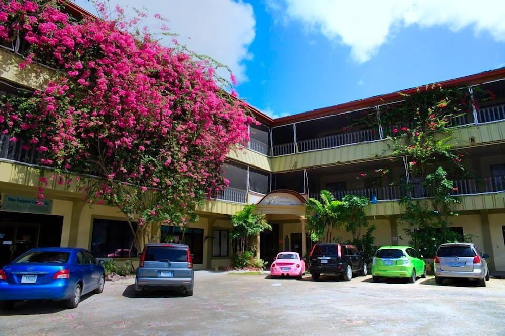 S&C Hotel Suites & Apartments 24/29