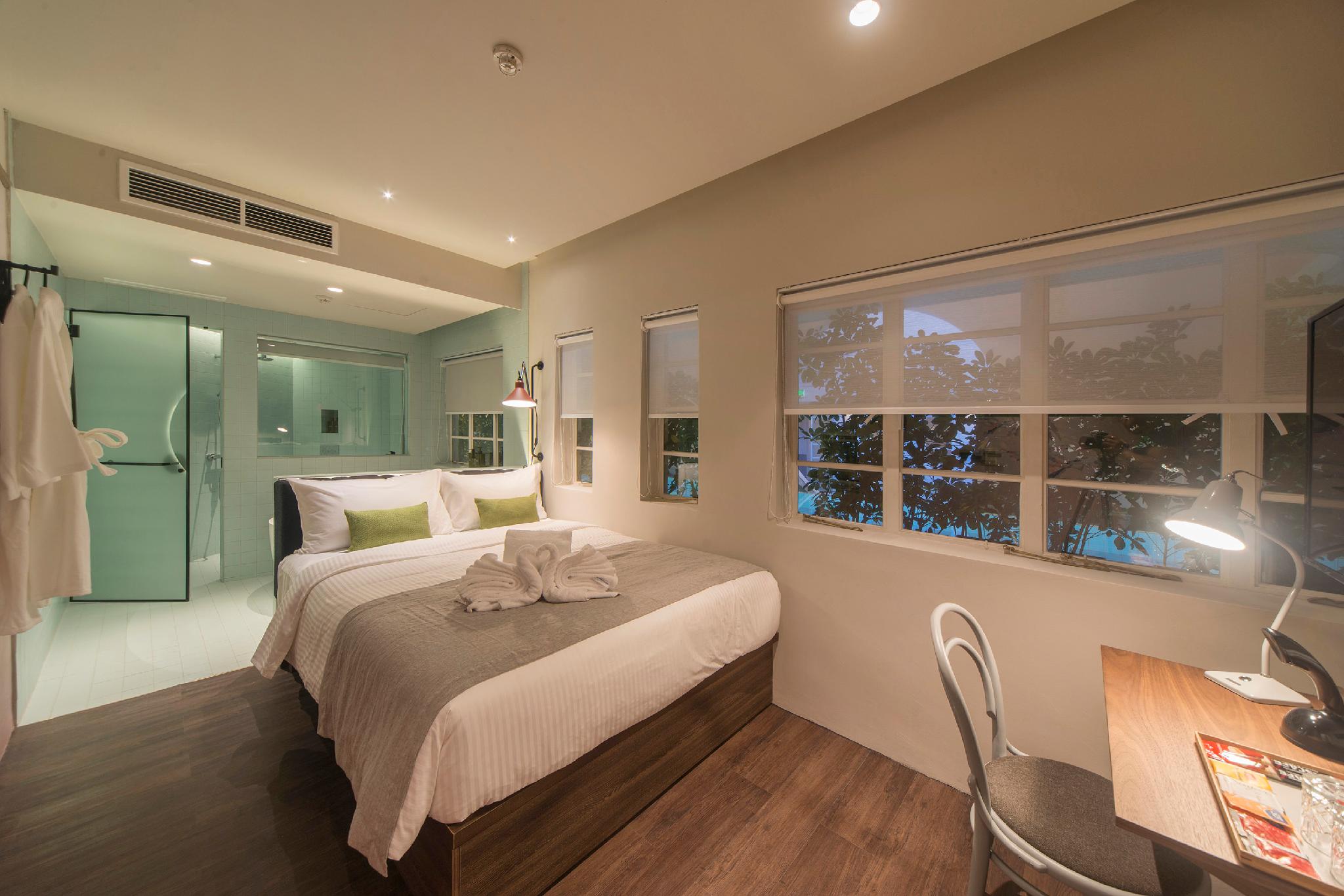 Executive, Suite