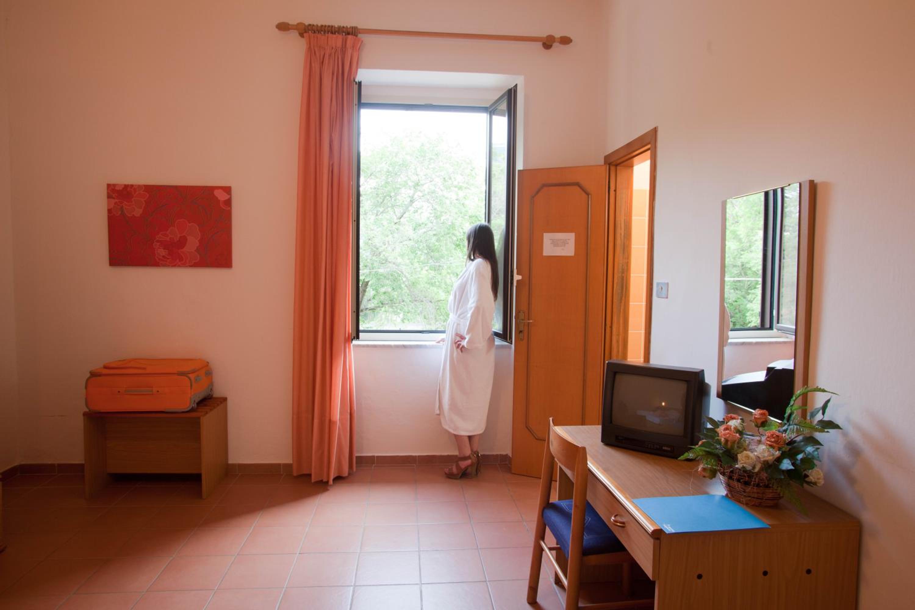 MODERNO HOTEL 22/36