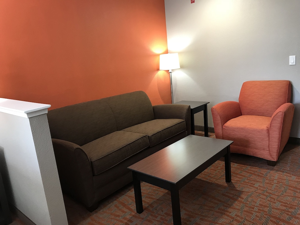 Quality Inn & Suites Fresno Northwest 20/34