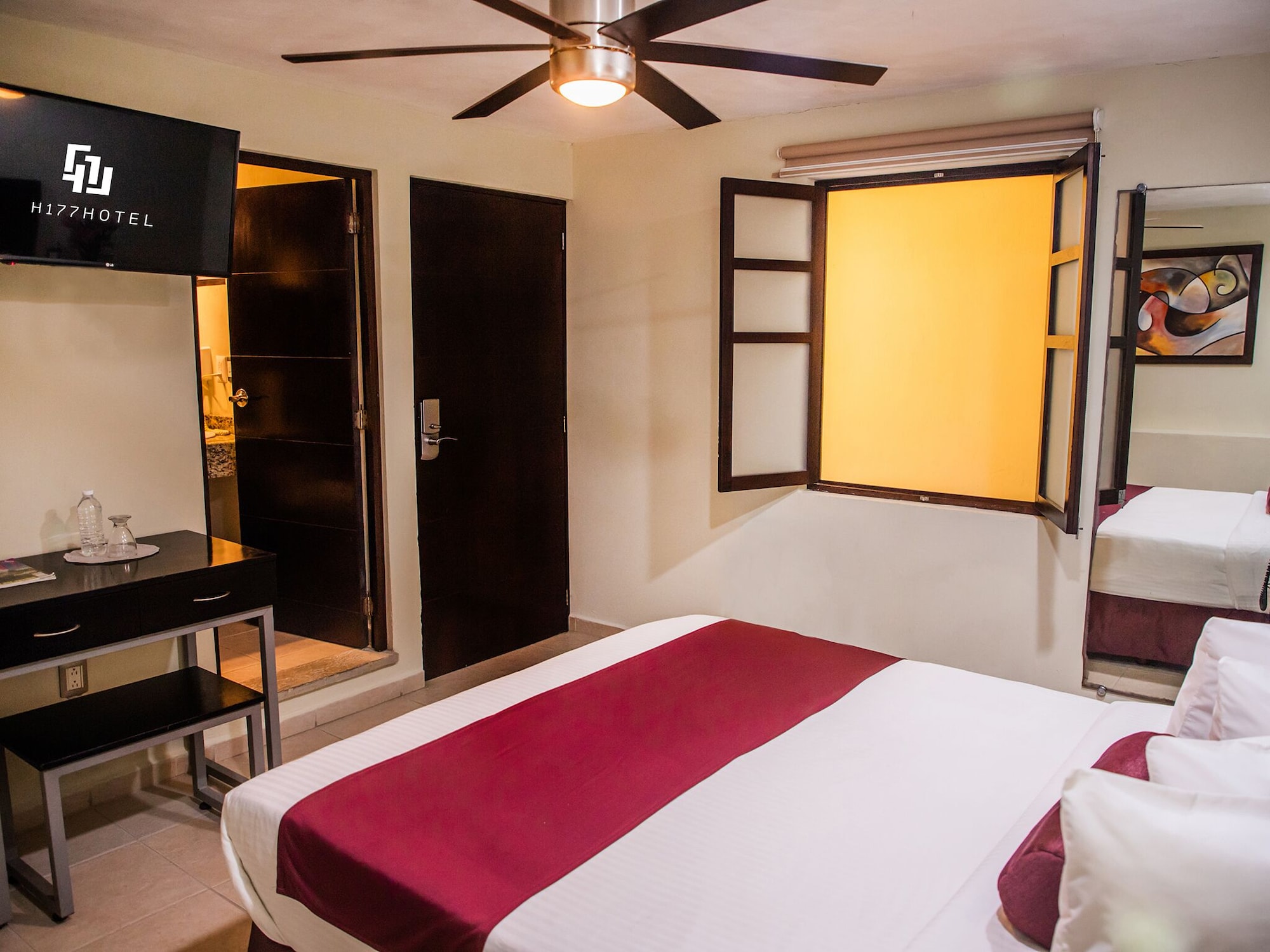 Room, Single, Queen Bed, H177 Hotel 2/5