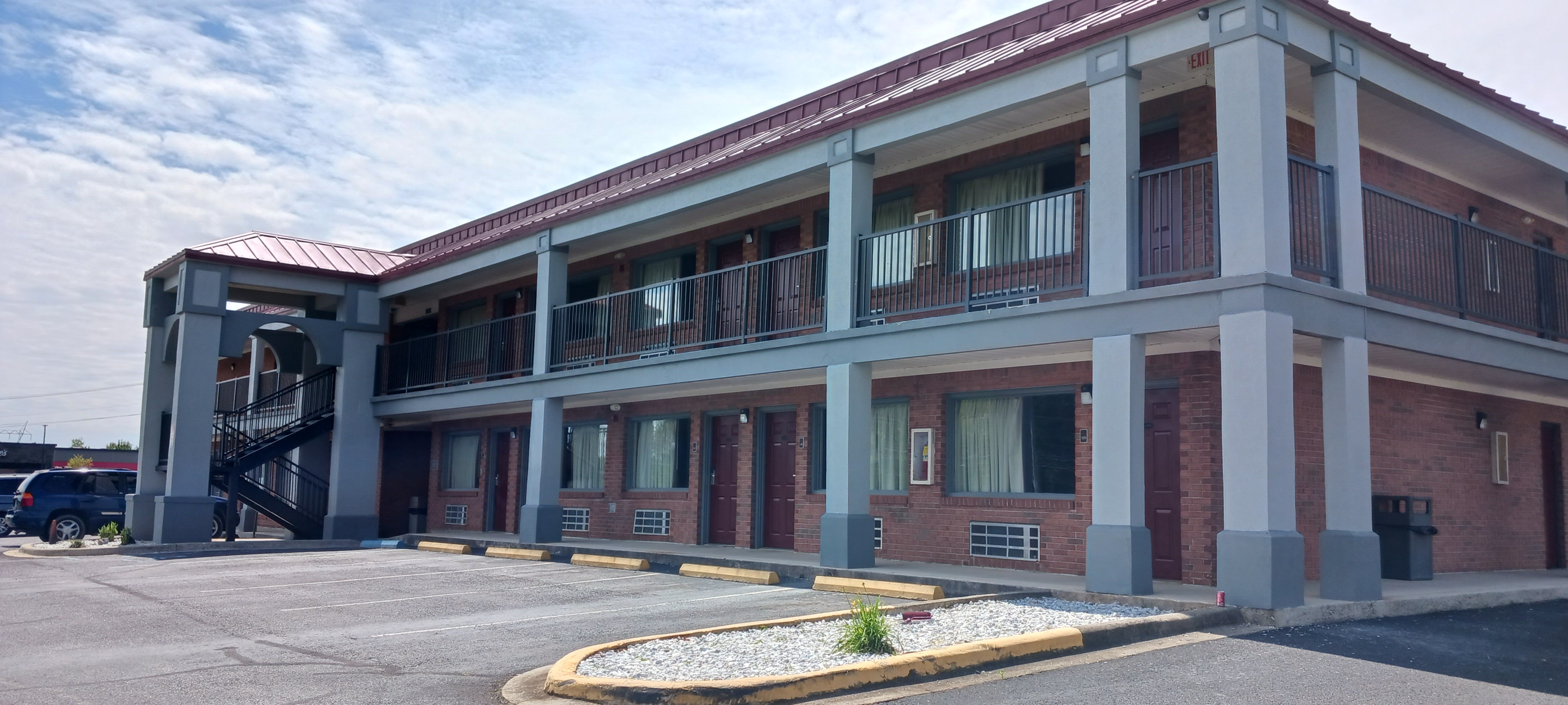 Red Roof Inn And Suites Scottsboro 36/42