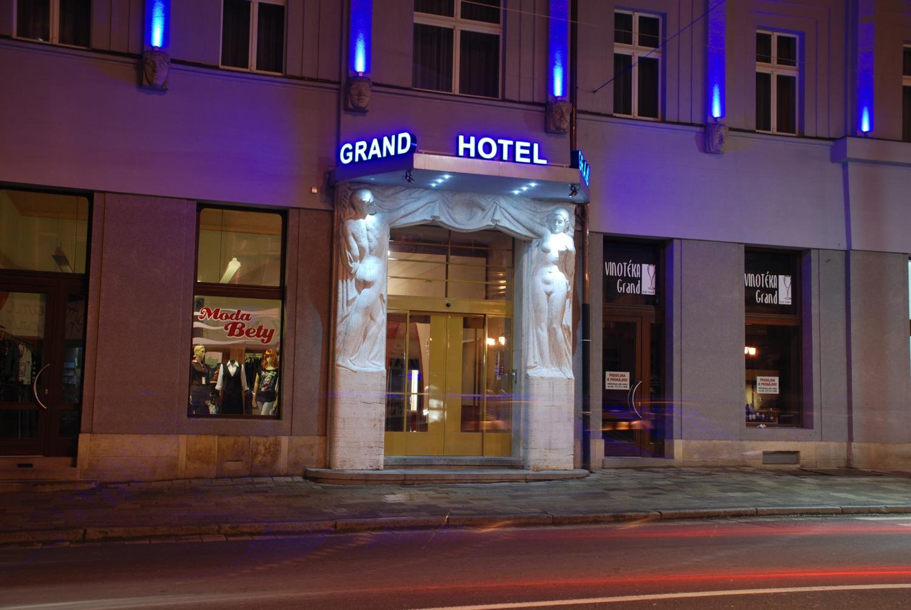Hotel Grand 3/50
