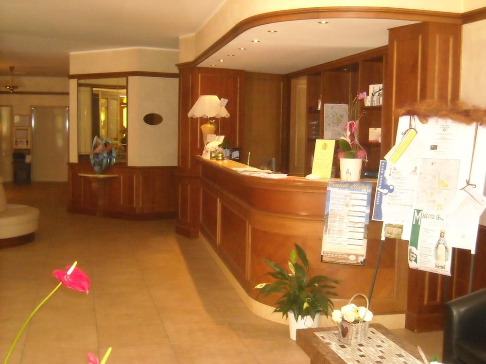 Hotel Valentino 11/50