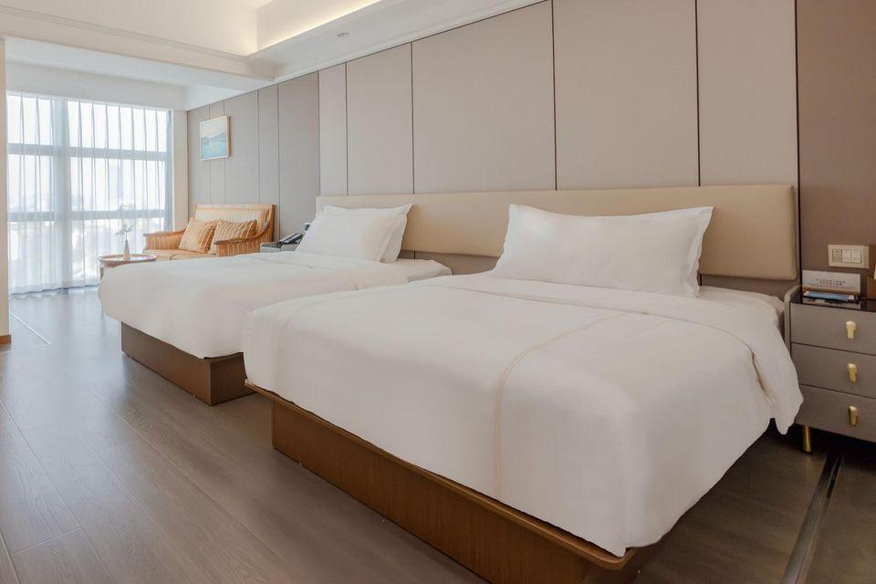 Hollywood, Twin Beds