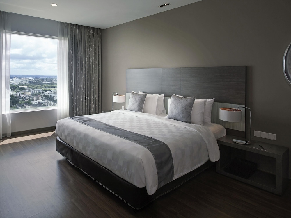 Pullman Kuching 21/70