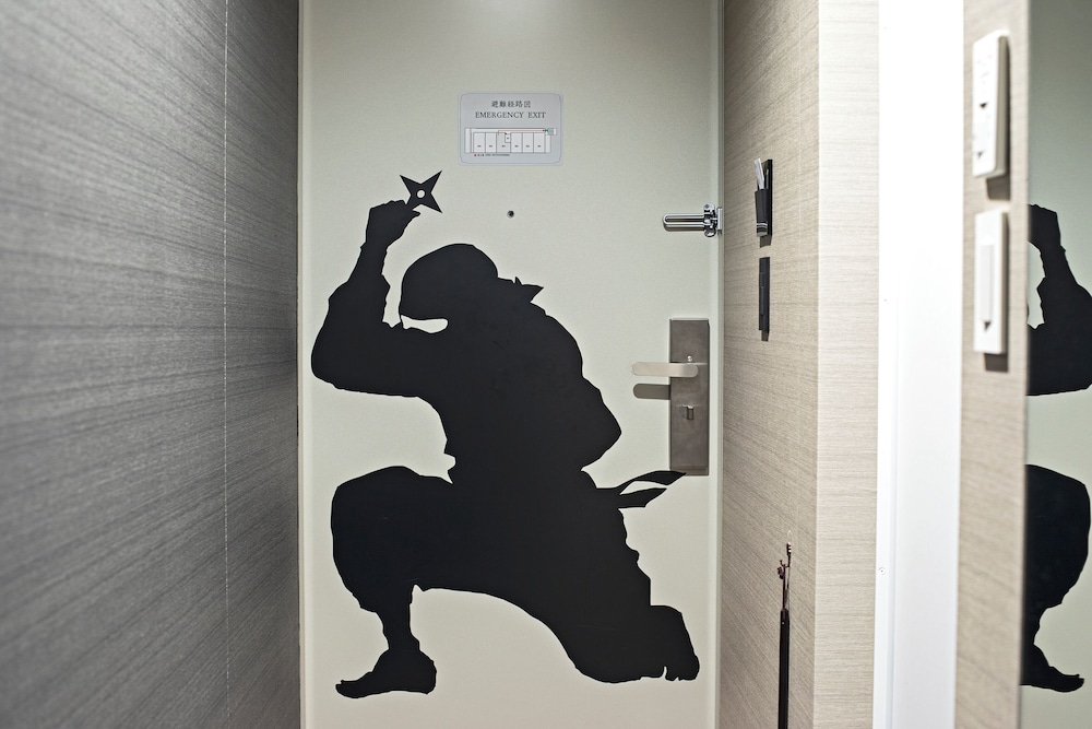 Hotel Ninja Black 18/24