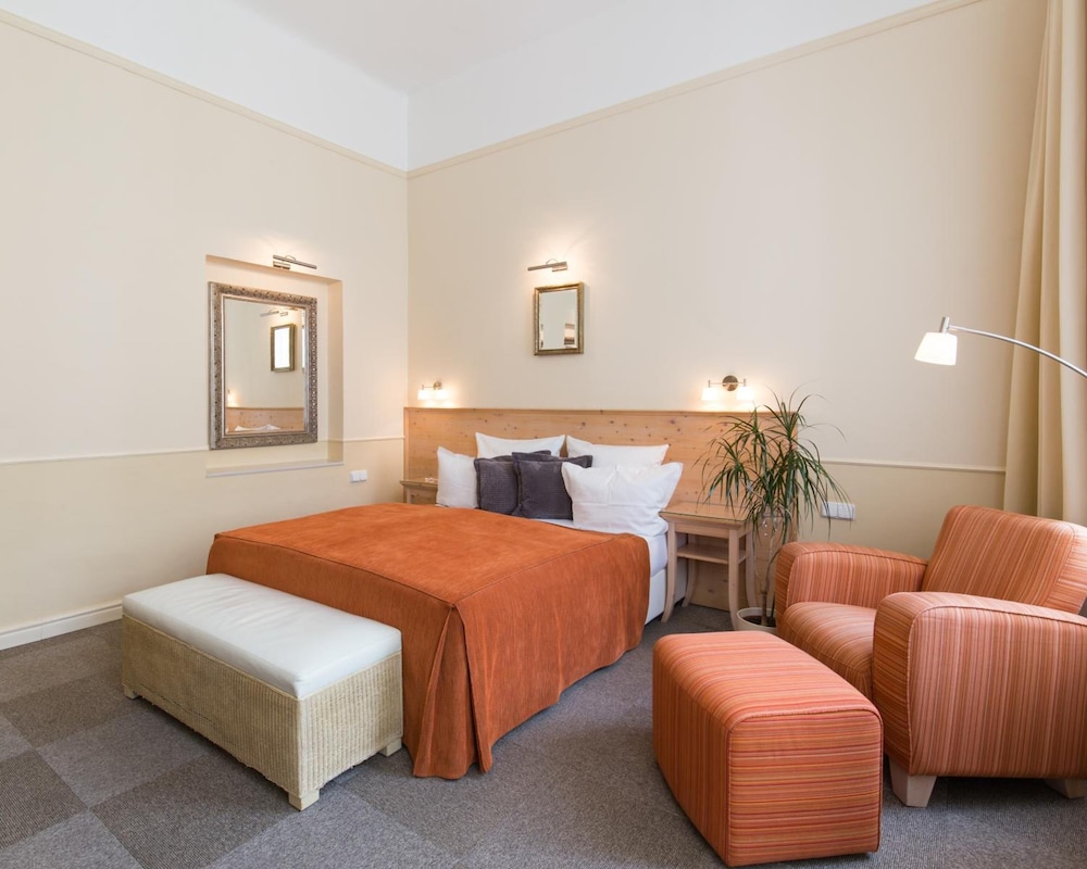 Unitas Hotel 9/55