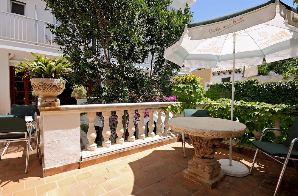 HOSTAL CAS BOMBU 14/56