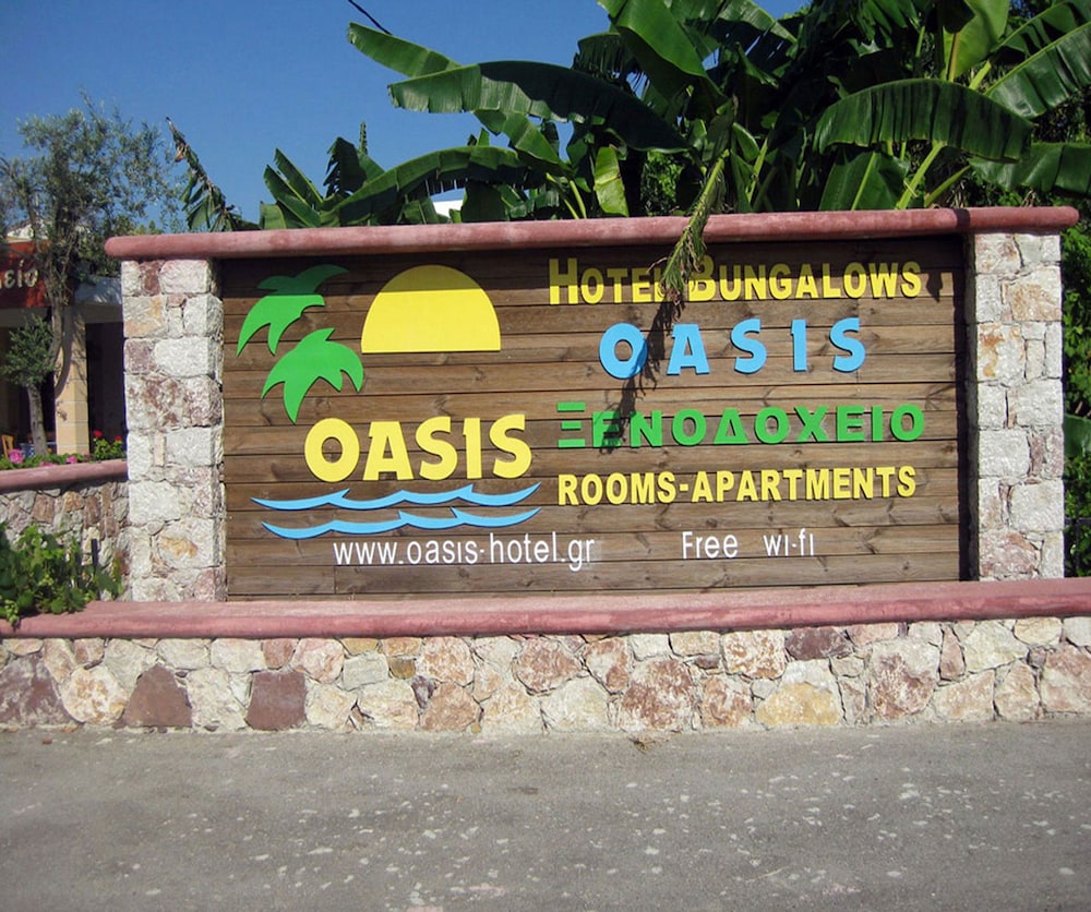 Oasis Hotel Bungalows 8/64