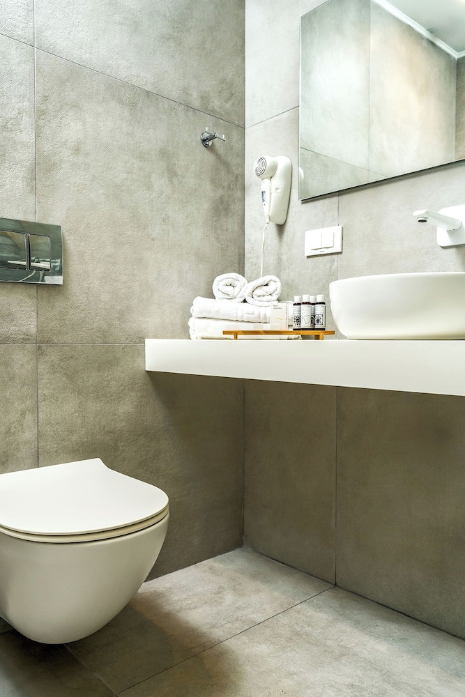 Myzith Luxury Suites 53/58