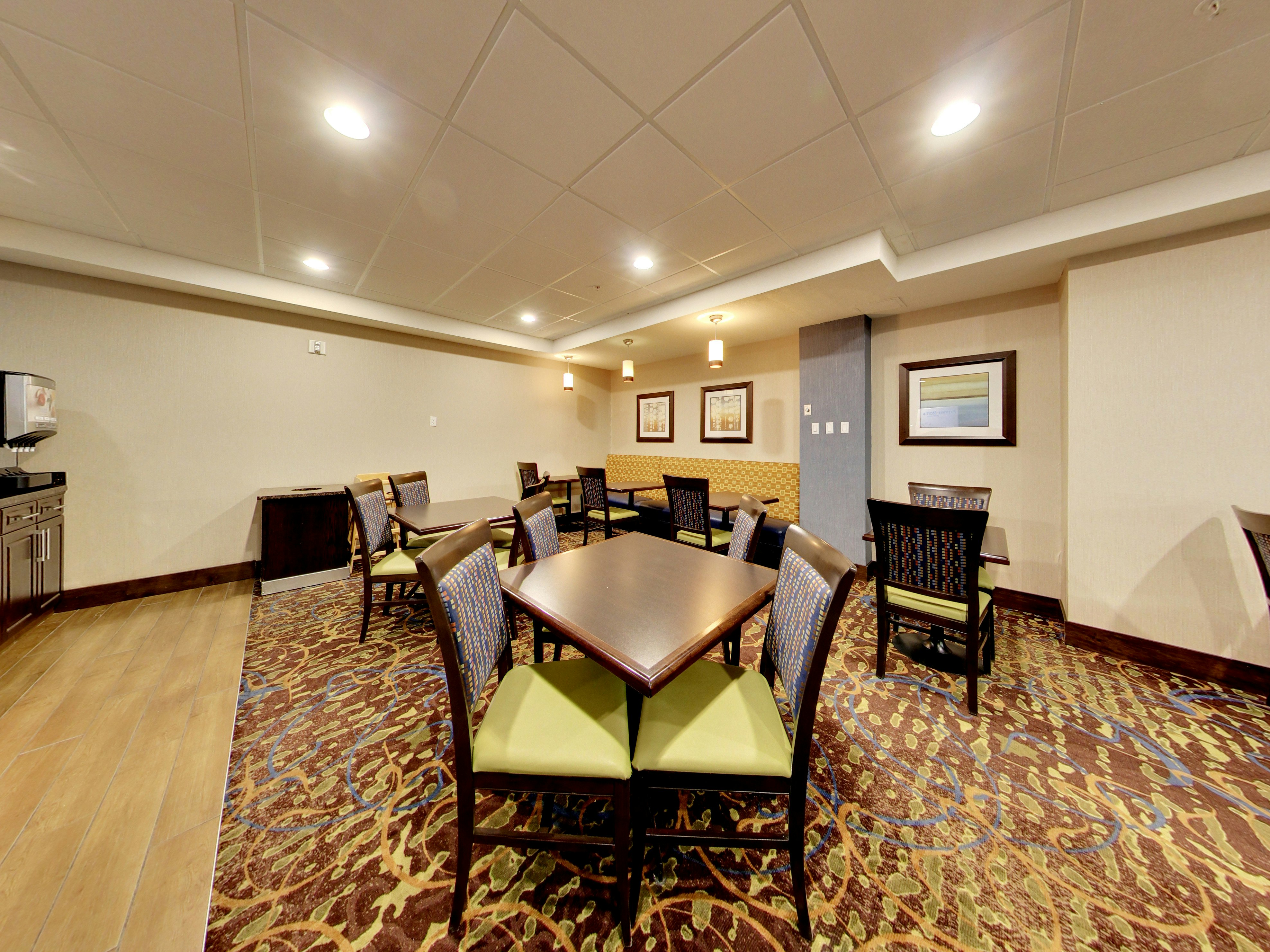 Holiday Inn Express Hotel Suites Edmonton International Airport 38/50