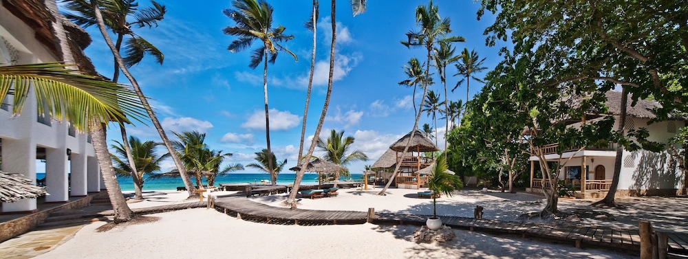 Waterlovers Beach Resort 44/48
