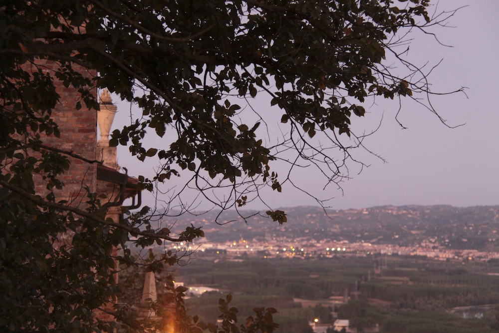 Hotel Castello Di Santa Vittoria 41/47