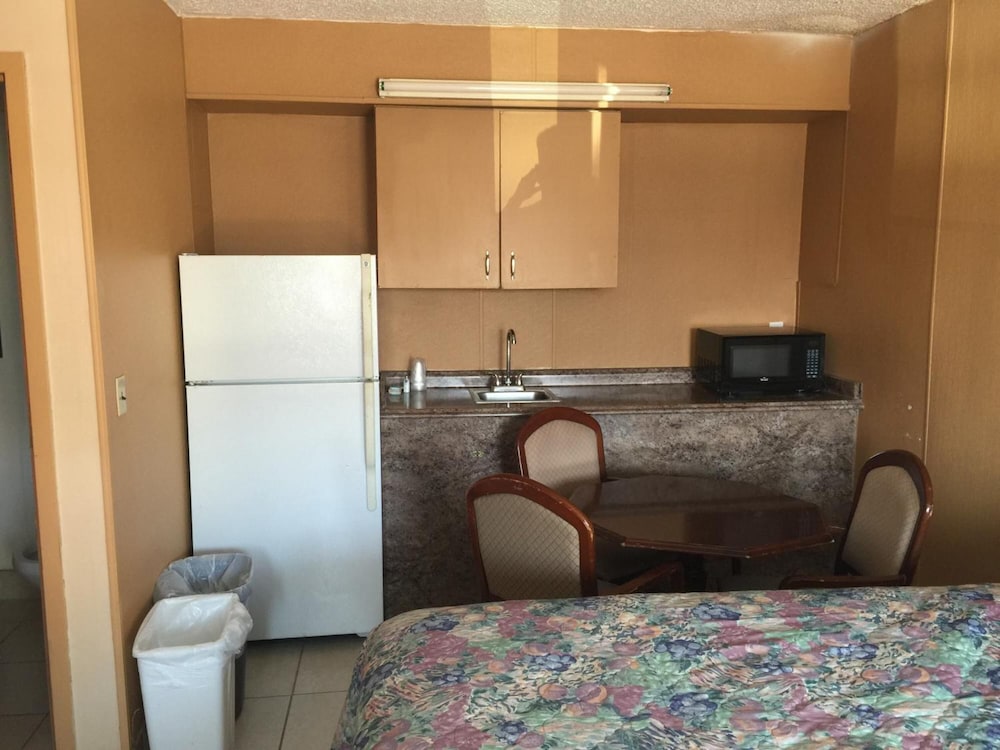 Cloud 9 Inn 28/29