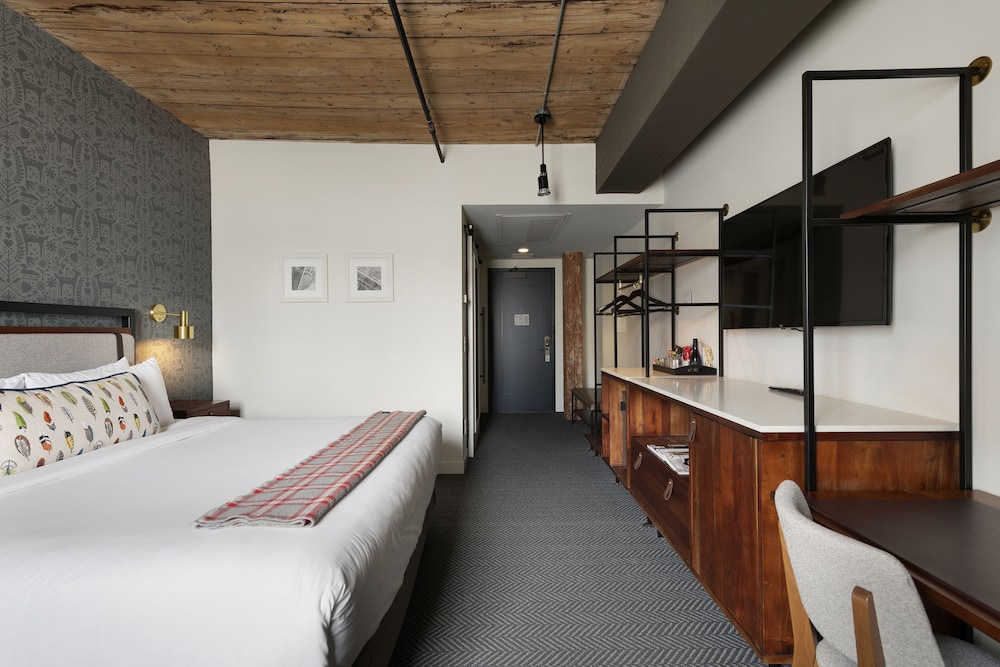 Hewing Hotel 19/81