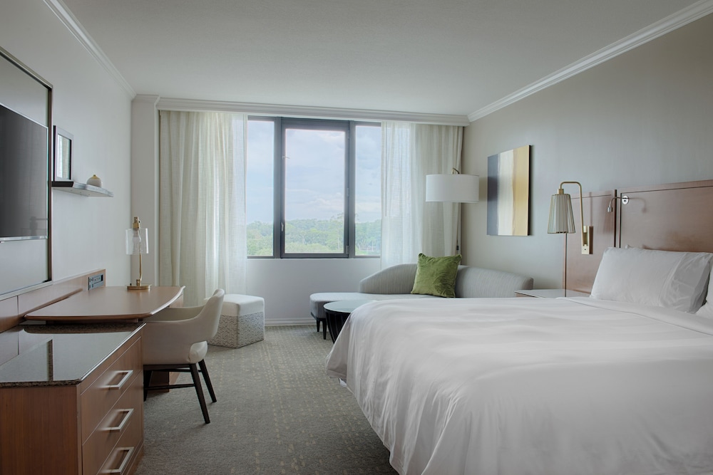 Tower, King Bed, Accessible