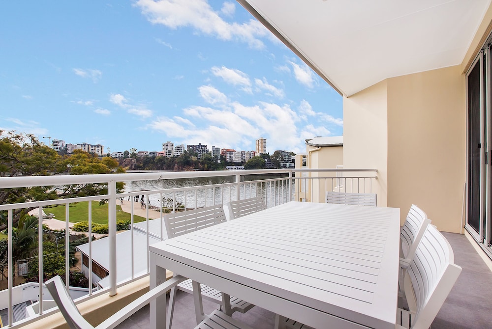 Bridgewater Terrace 12/54