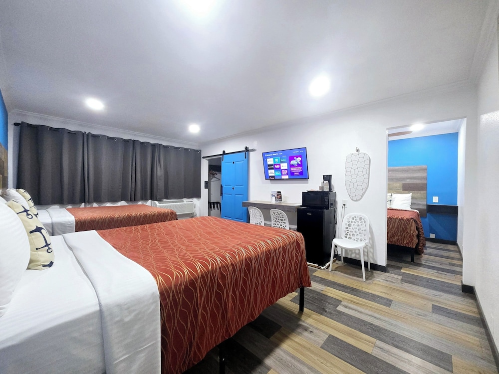Standard, Triple, 1 Double and 2 Queen Beds