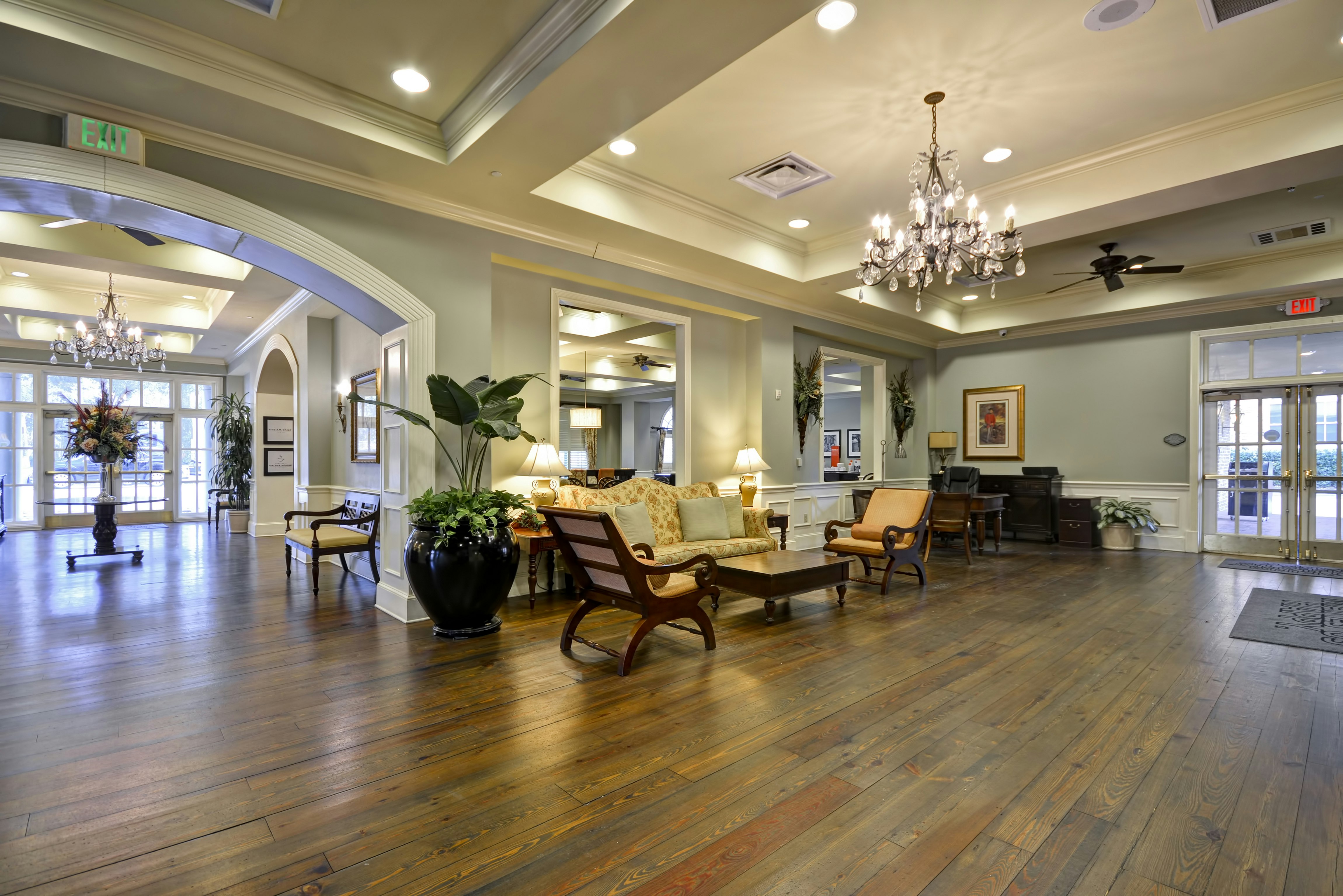 Hampton Inn and Suites Savannah Historic District 42/77