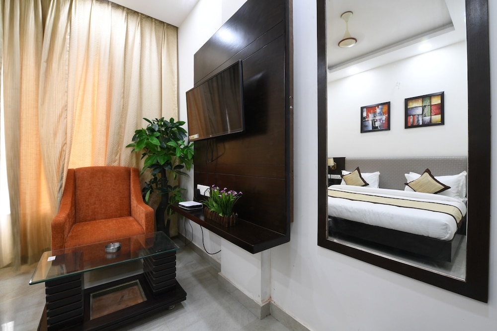 Madhav Muskan Residency 30/39