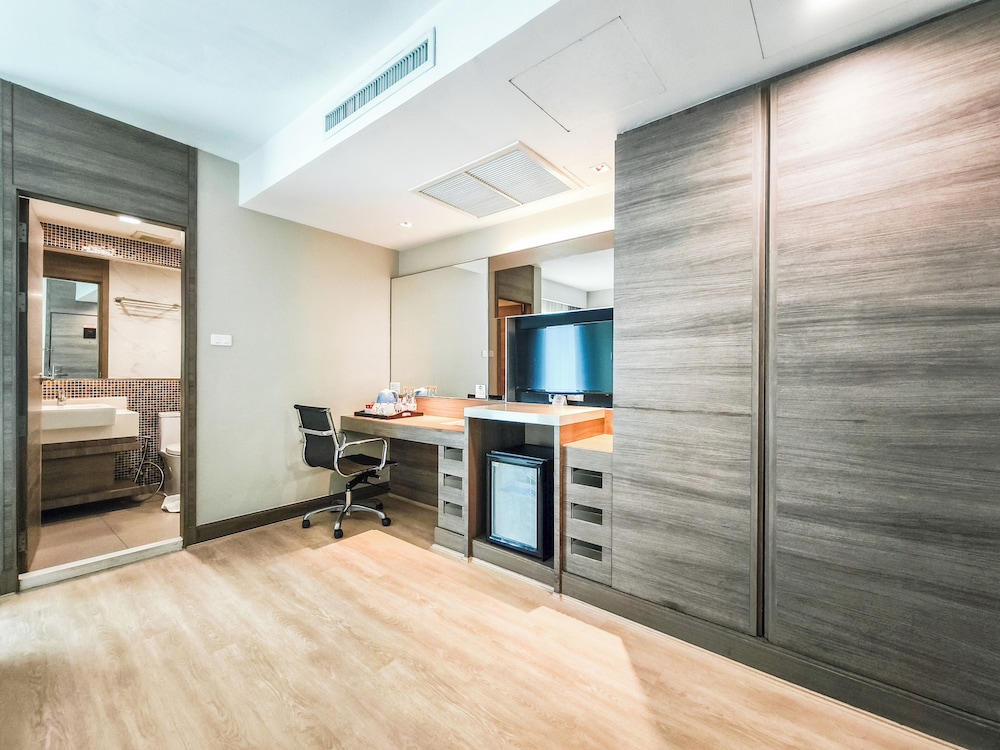 Citrus Sukhumvit 11 by Compass Hospitality 12/64