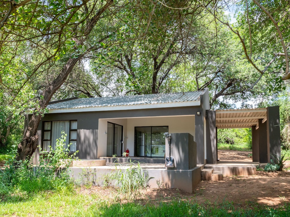 Bushriver Lodge 3/46