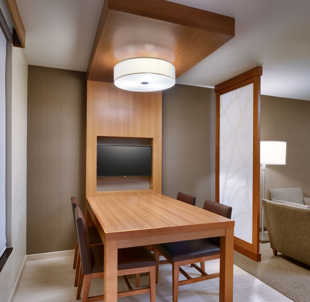 Hyatt Place Boise / Downtown 61/71