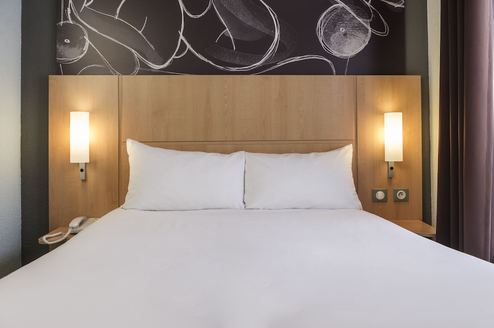 Ibis Bordeaux Lac 16/70