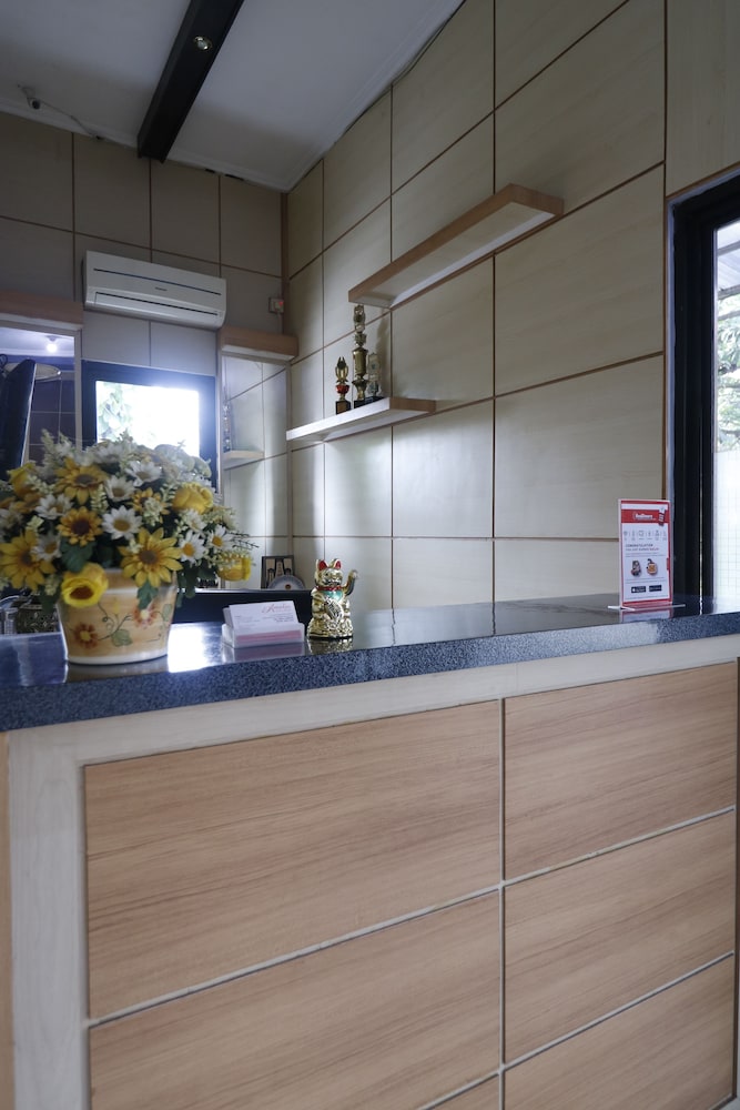 Reddoorz Plus Near Undip Tembalang 9/47
