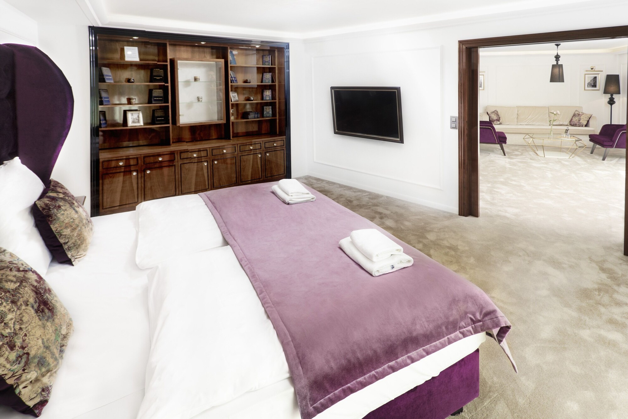 Exclusive, Suite, 1 King and 1 Single Beds