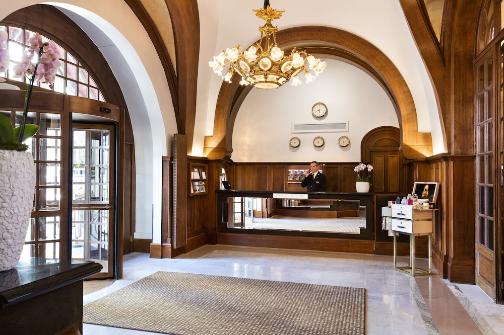 lobby
