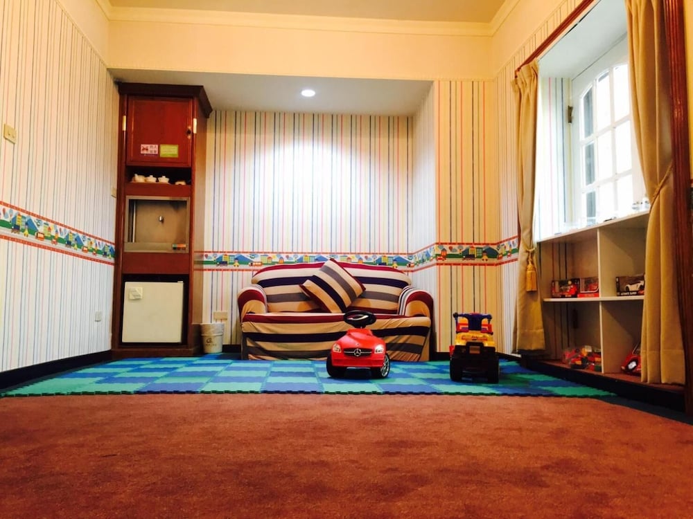 TAPENG BAY HOLIDAY HOTEL 40/52