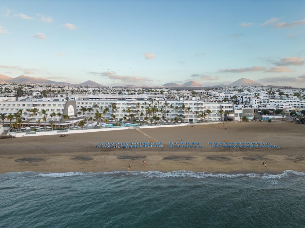 Plus Fariones Suite Hotel 56/57