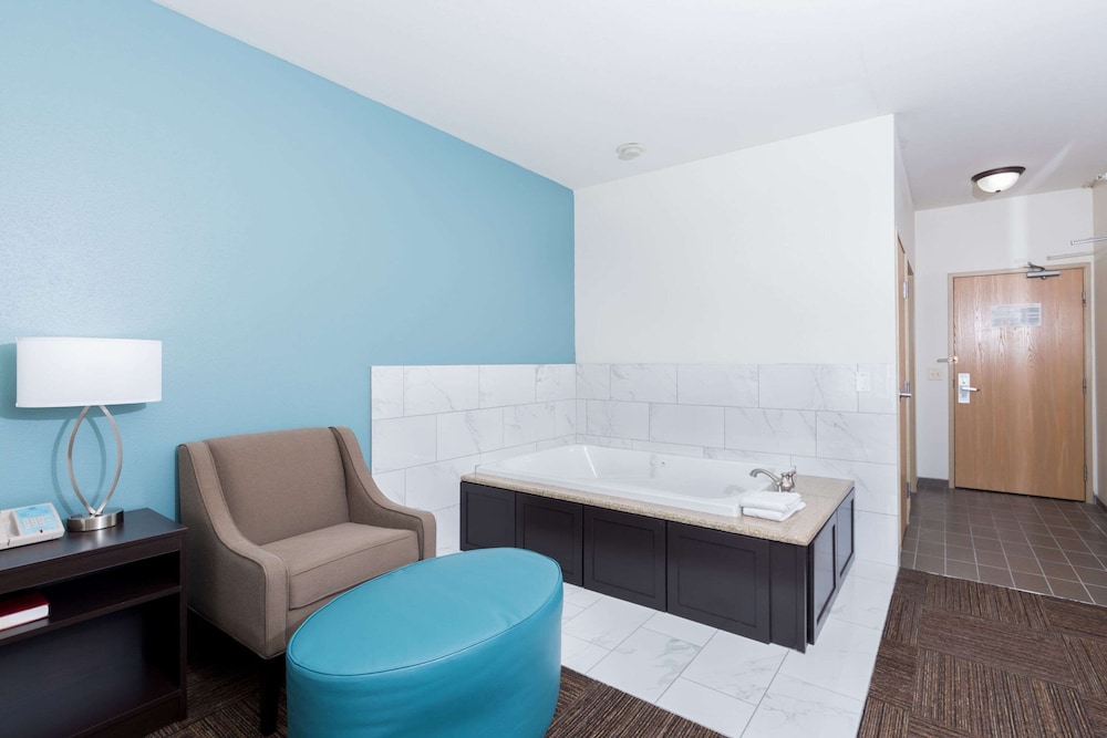 Sleep Inn & Suites Washington near Peoria 16/45