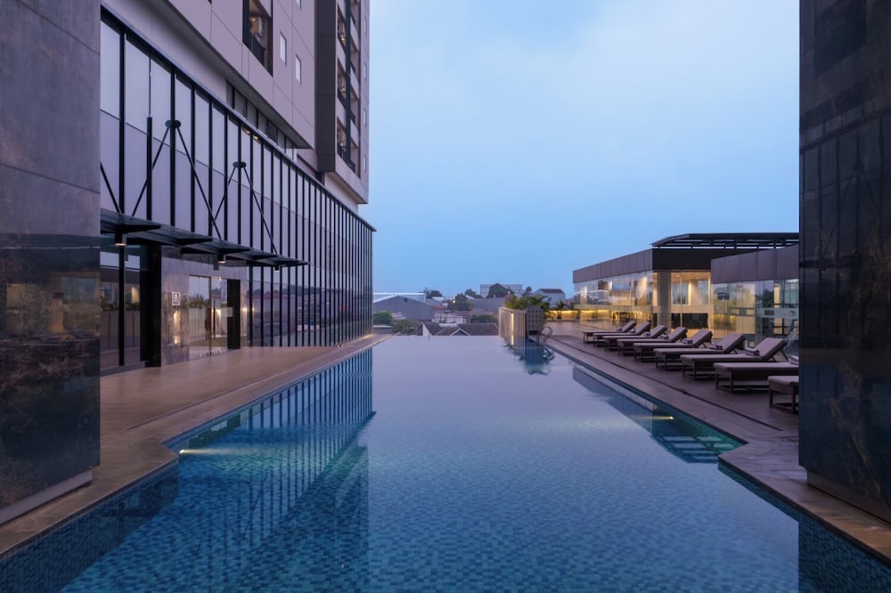 Aston Bintaro Hotel and Conference Center 94/97