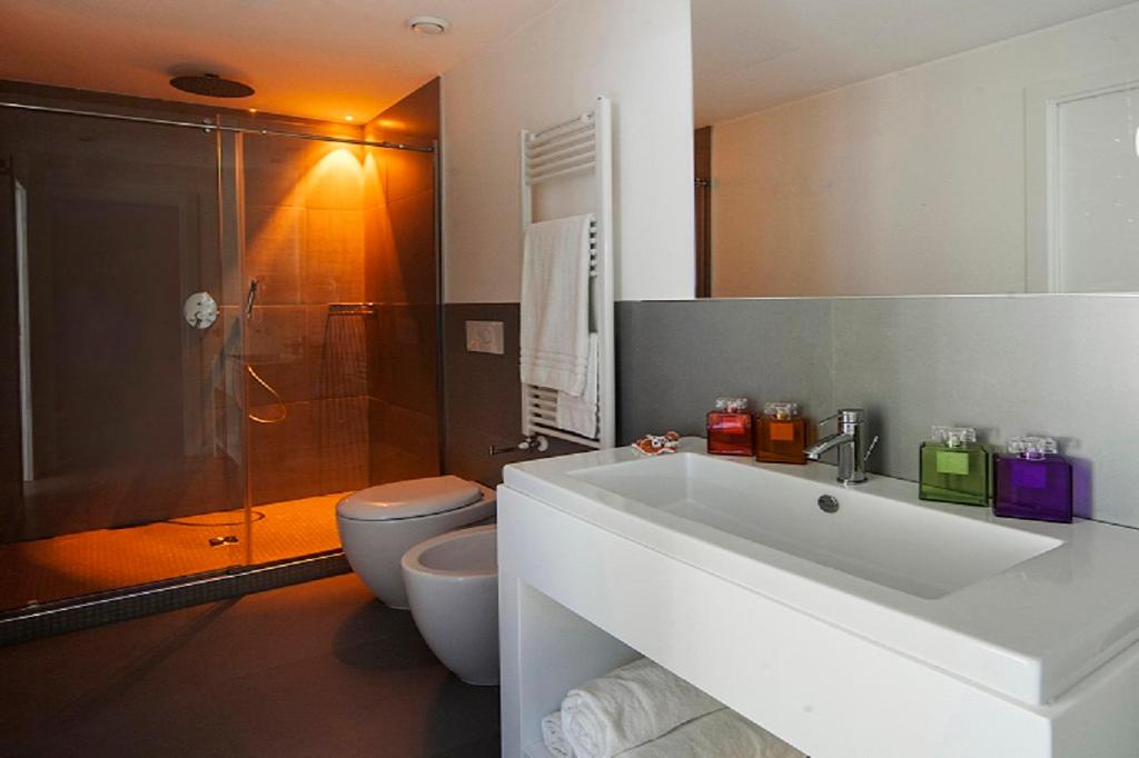 Room, Quadruple