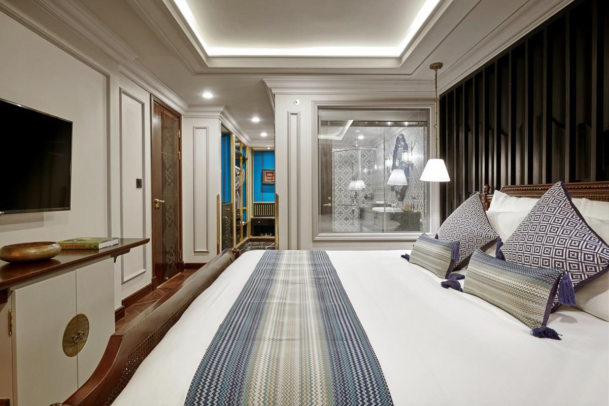 Bungalow, Double and Twin Beds
