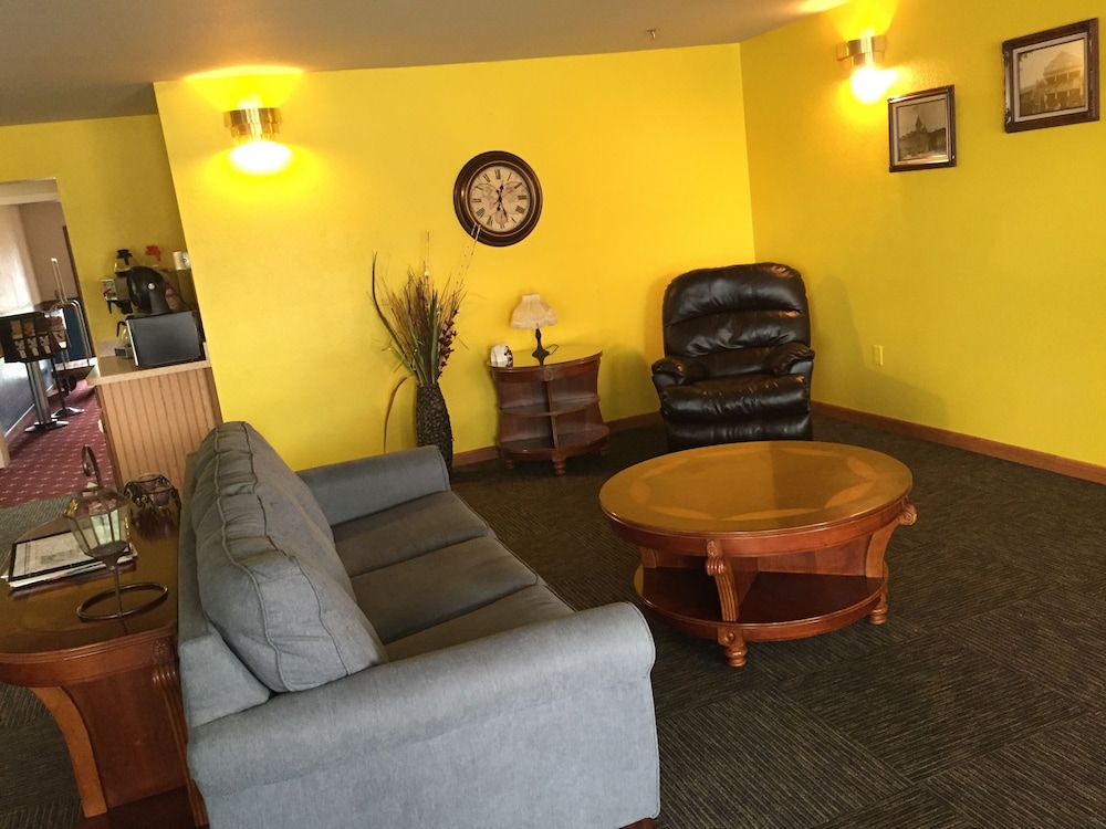 Super 8 By Wyndham Escanaba 28/39